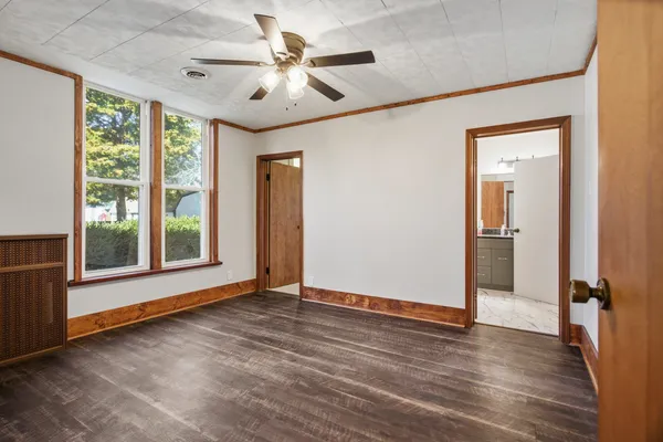 $189,900 | 214 East William Street, Monticello, IL 61856