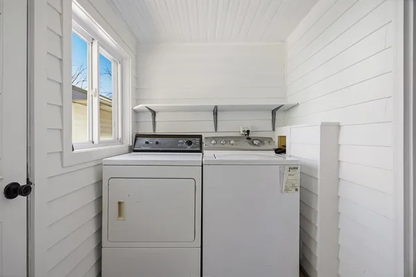 $189,900 | 214 East William Street, Monticello, IL 61856