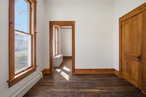 $189,900 | 214 East William Street, Monticello, IL 61856
