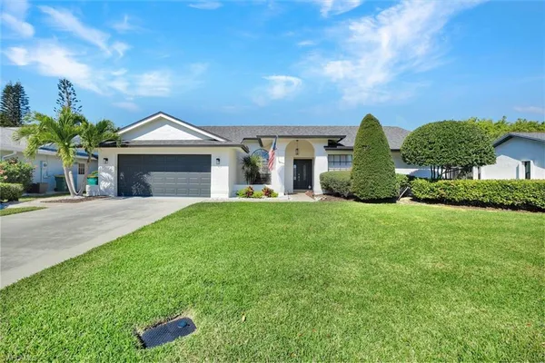 $649,000 | 10631 Regent Circle, Naples, FL 34109