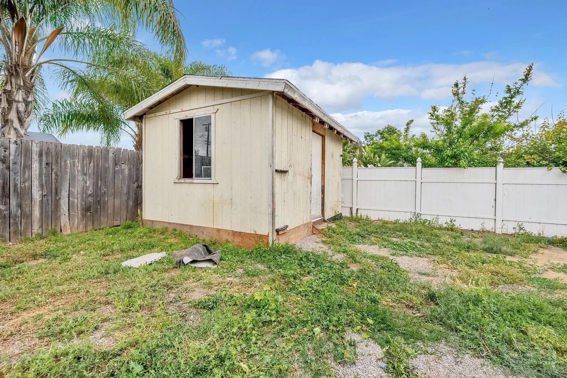 839 Rangeview Street Spring Valley, CA 91977 - Photo 6 of 28 Gallery Image 6