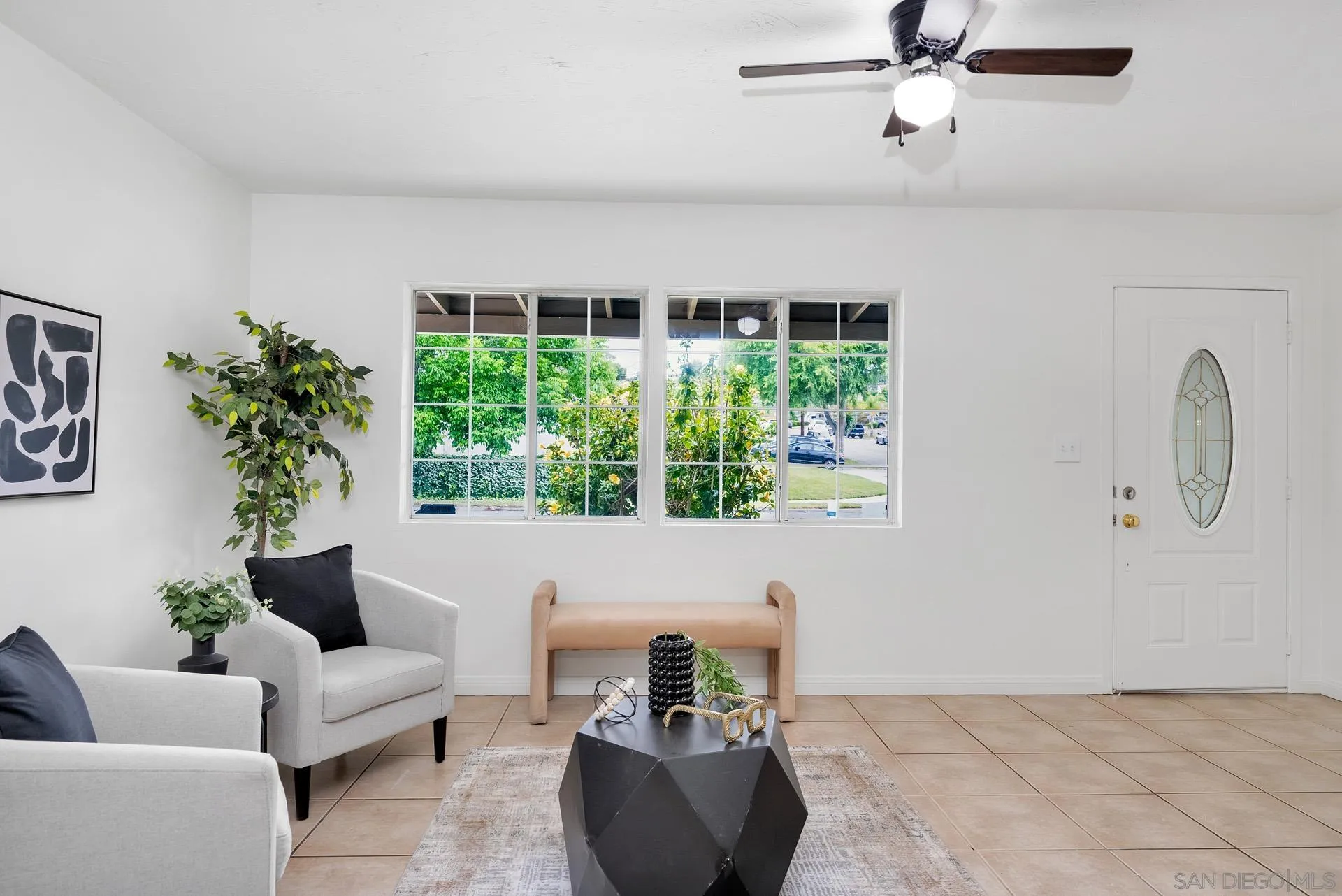 839 Rangeview Street Spring Valley, CA 91977 - Photo 9 of 28 Gallery Image 9