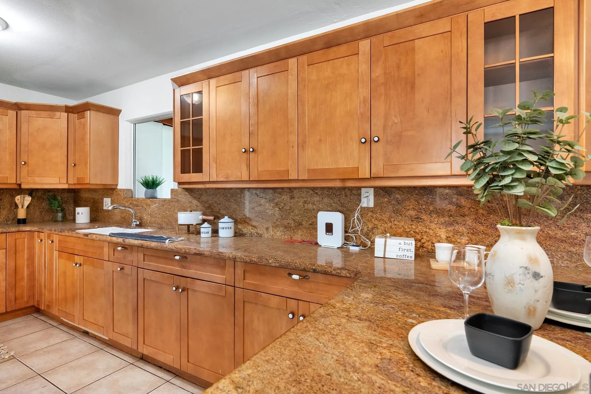 839 Rangeview Street Spring Valley, CA 91977 - Photo 10 of 28 Gallery Image 10