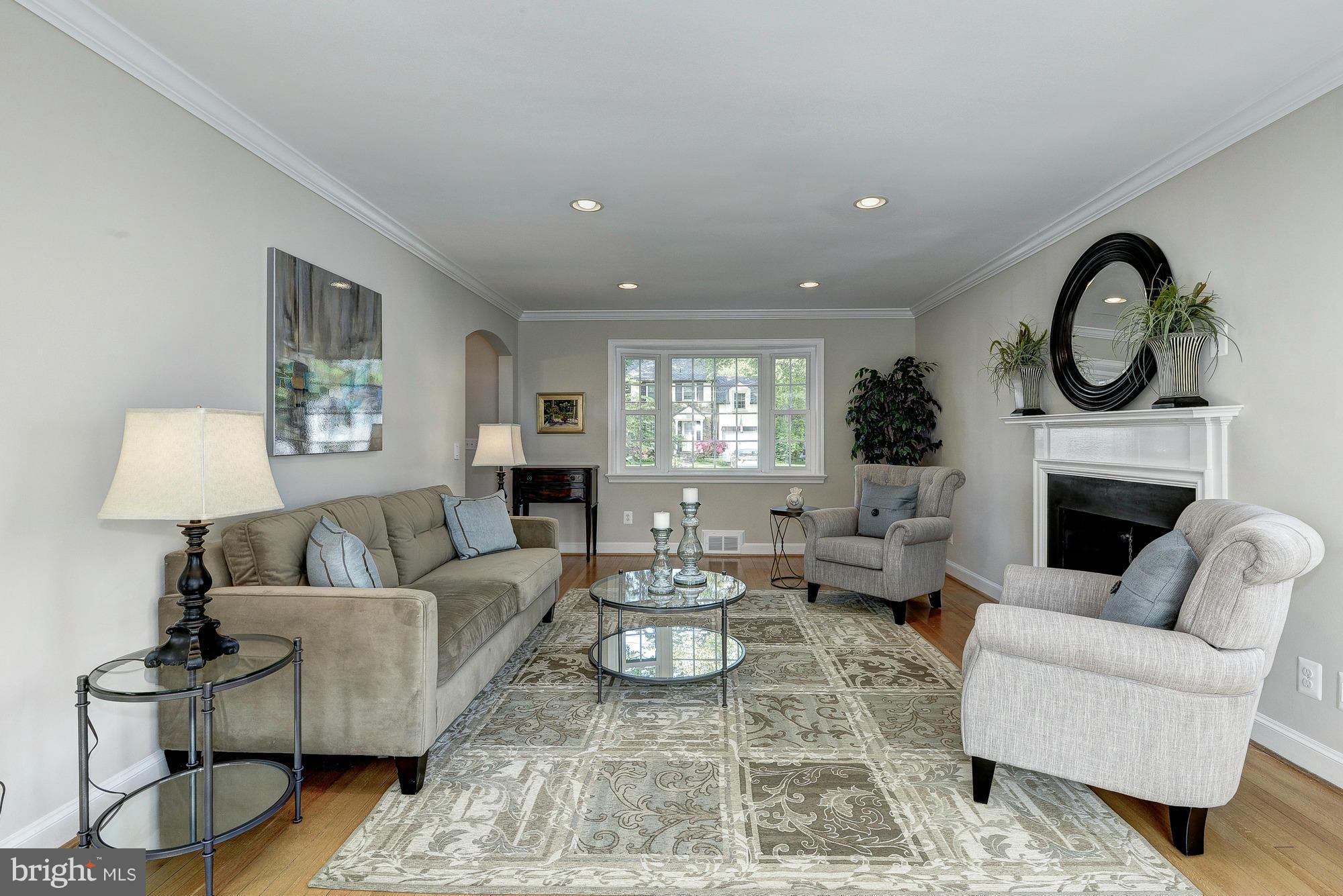 4606 Merivale Road Chevy Chase, MD 20815 - Photo 4 of 22 Living Room