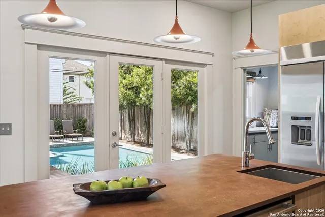 $2,150 | 10216 Fairbanks North Houston Road, Houston, TX 77064