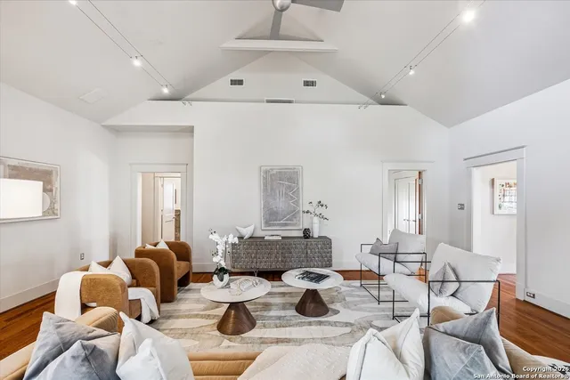 $2,150 | 10216 Fairbanks North Houston Road, Houston, TX 77064