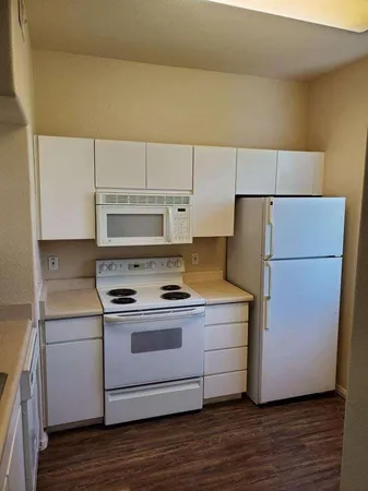 $1,595 | 3302 North 7th Street, Unit 314, Phoenix, AZ 85014