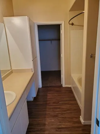 $1,595 | 3302 North 7th Street, Unit 314, Phoenix, AZ 85014