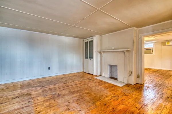 $1,000 | 62 North Main Street, Springfield, TN 37172