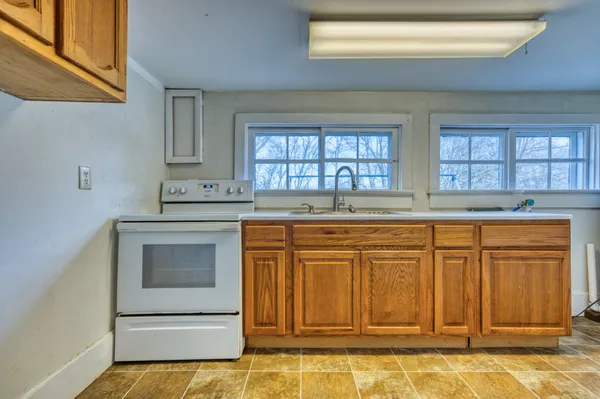 $1,000 | 62 North Main Street, Springfield, TN 37172