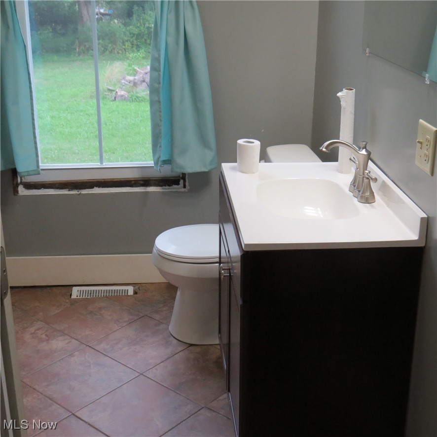 9218 Deacon Road Southwest Bowerston, OH 44695 - Photo 14 of 40