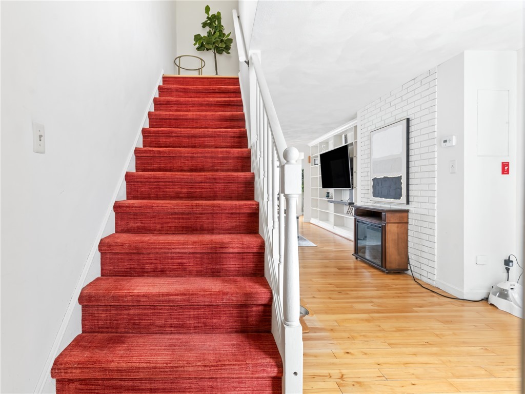 121 Melbourn Road Warwick, RI 02886 - Photo 20 of 36 Heading up!