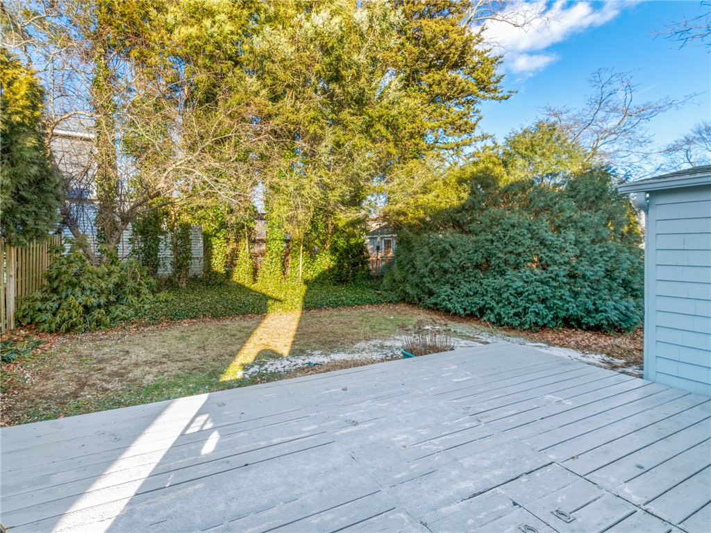 121 Melbourn Road Warwick, RI 02886 - Photo 29 of 36 Private back yard