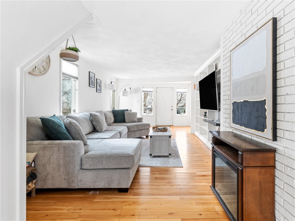 121 Melbourn Road Warwick, RI 02886 - Photo 7 of 36 Living room facing towards the front