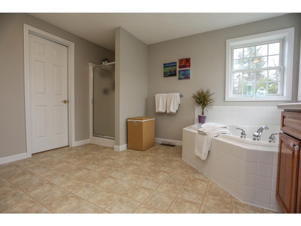 21 Winding Road Bedford, NH 03110 - Photo 24 of 36