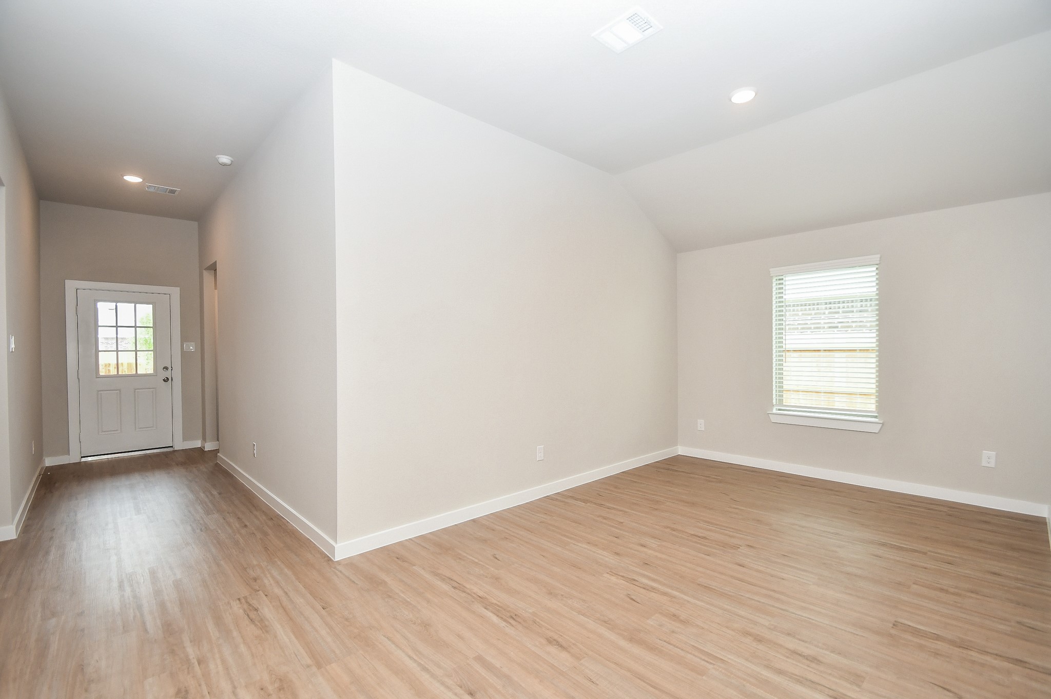 2007 Live Springs Way Rosenberg, TX 77471 - Photo 4 of 25 View of the entry from the flex space.
