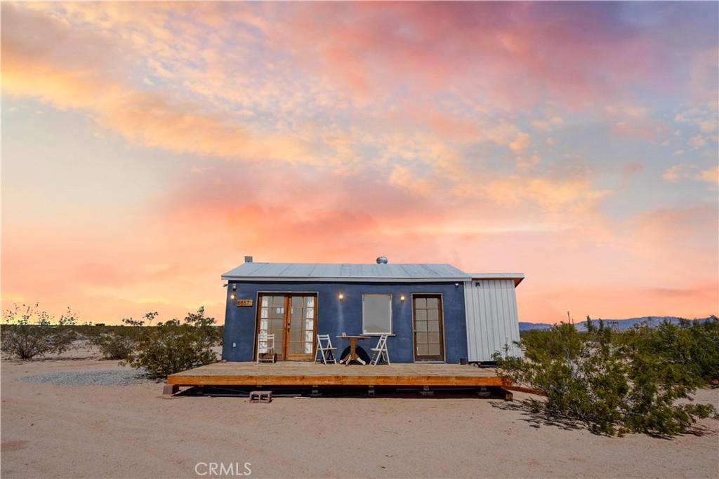66750 Pole Line Road Joshua Tree, CA 92252 - Photo 3 of 36