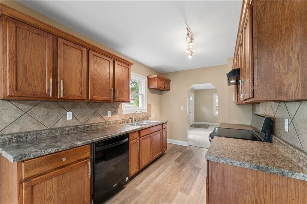 2811 South Northern Boulevard Independence, MO 64052 - Photo 12 of 44