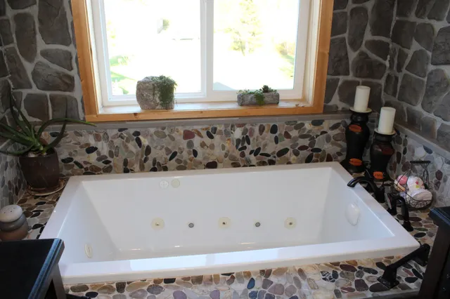 $750,000 | 1339 Tom Lake Road, Hovland, MN 55606