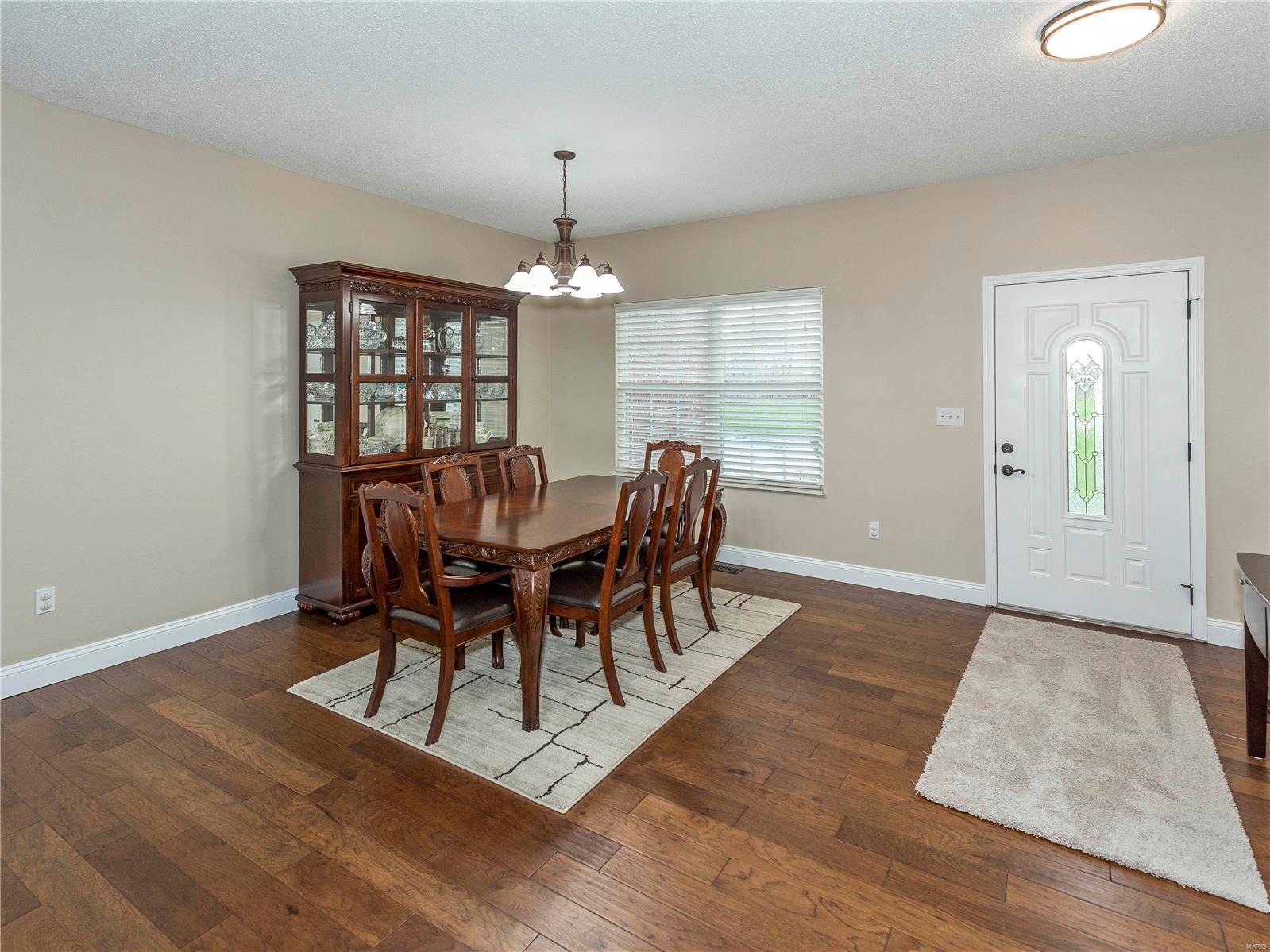 4843 South Hazel Road Edwardsville, IL 62025 - Photo 4 of 49