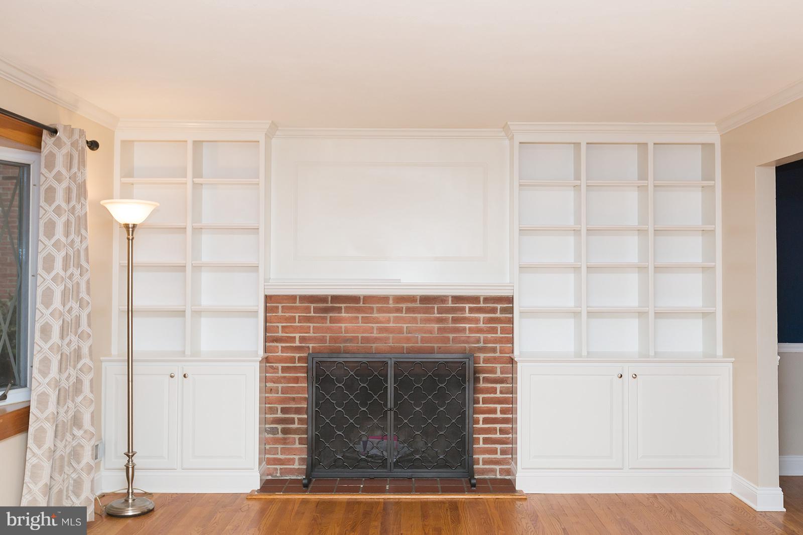 6505 Crestwood Road Baltimore, MD 21239 - Photo 5 of 26 Built-in shelves 2017