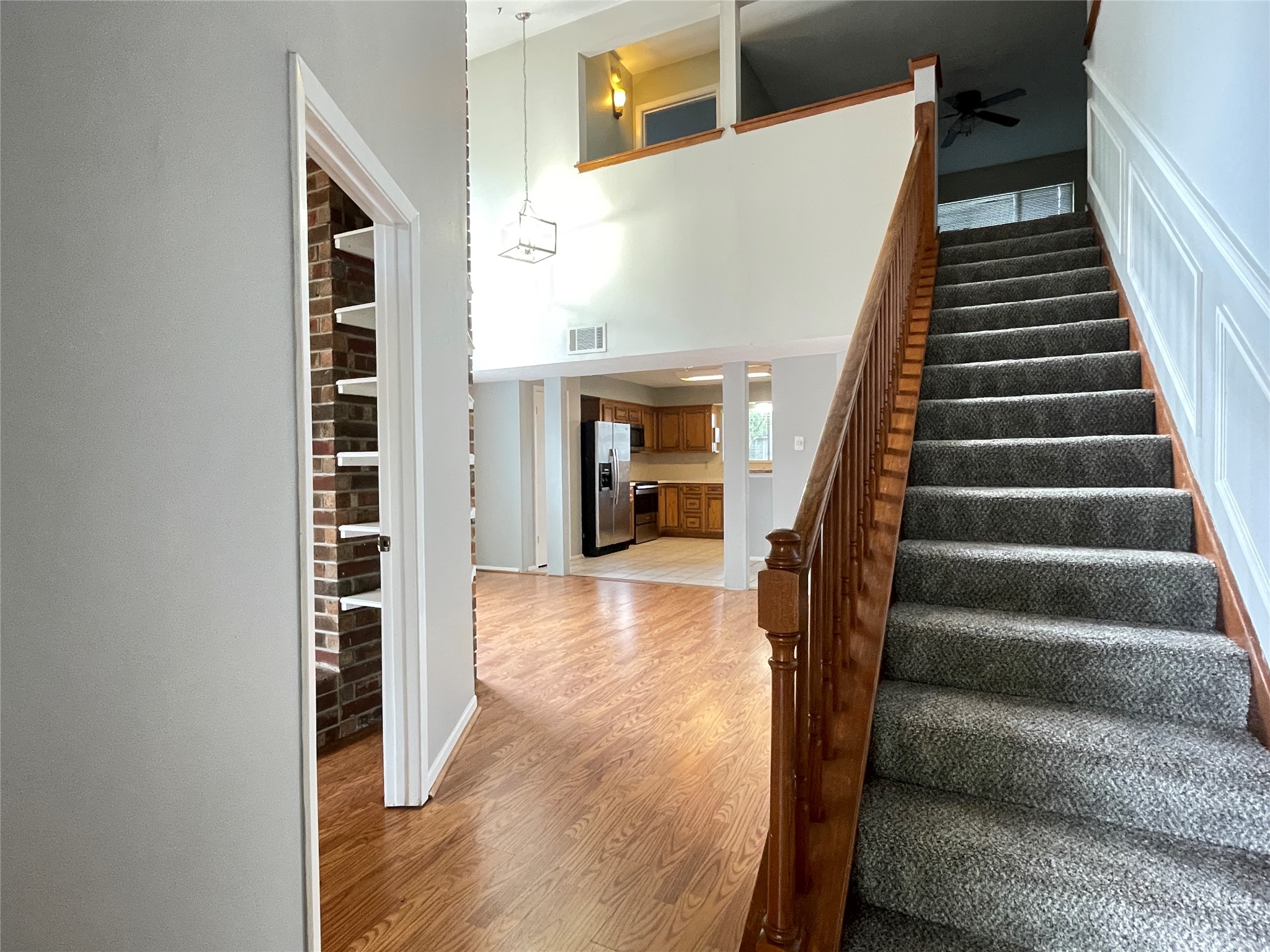 5006 Temple Bell Drive Spring, TX 77388 - Photo 2 of 27 Entrance foyer hall