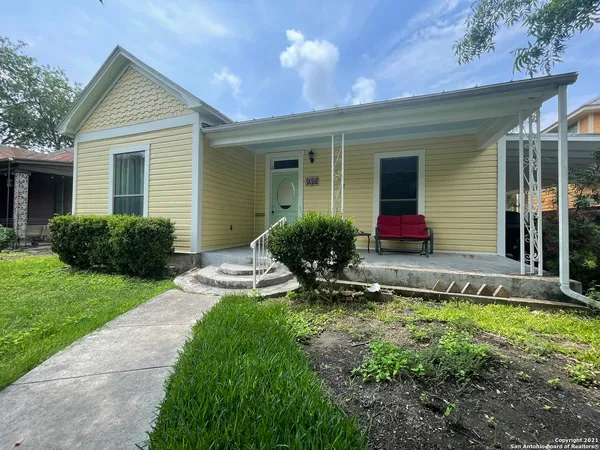 $2,100 | 218 Vance Street, San Antonio, TX 78210