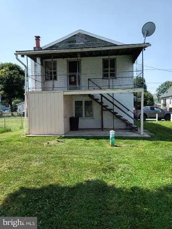 $1,100 | 122 Commercial Avenue, Unit B, Middletown, PA 17057