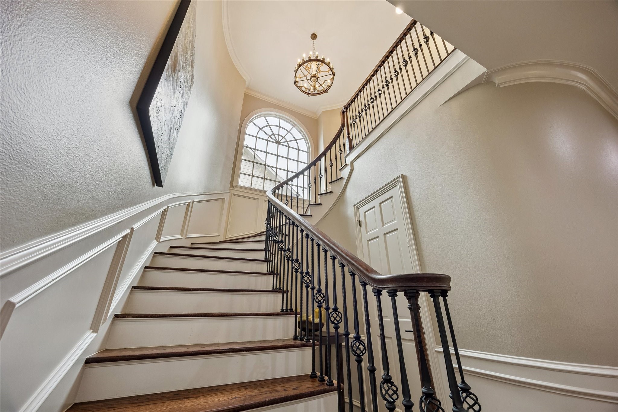 6358 Auden Street Houston, TX 77005 - Photo 19 of 50 a view of entryway
