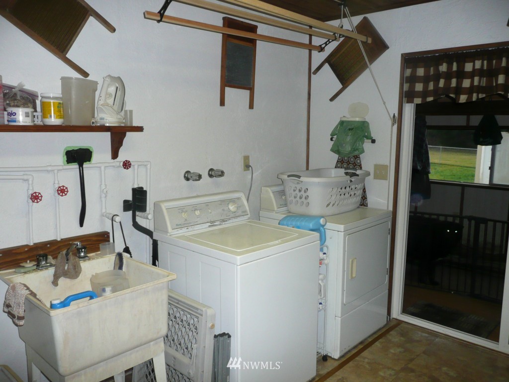 57 Smith Creek Road Raymond, WA 98577 - Photo 7 of 10 Gallery Image 7