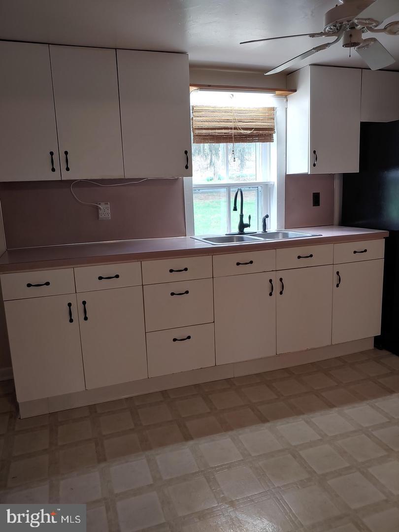 1001 Fairfield Station Road Fairfield, PA 17320 - Photo 4 of 16 Kitchen