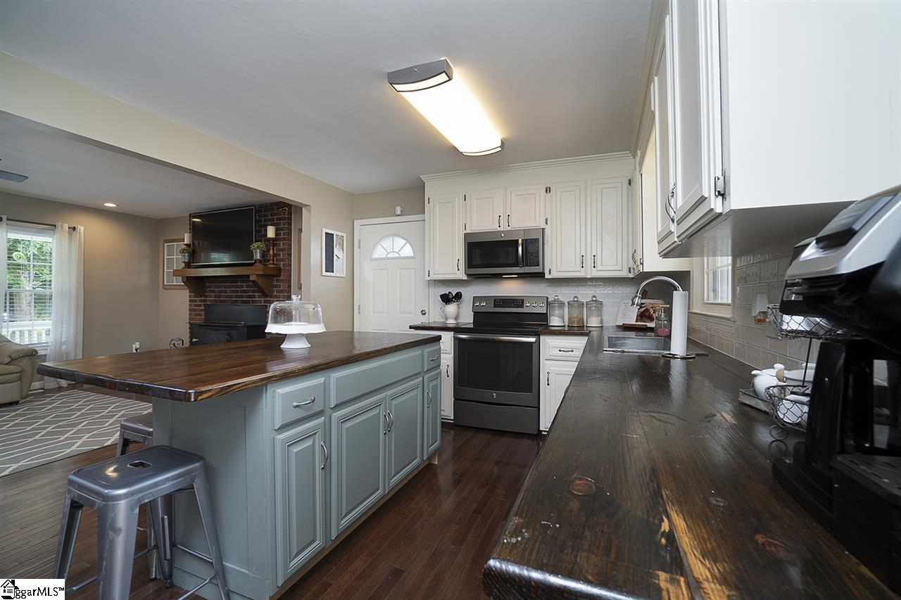 925 Nash Mill Road Fountain Inn, SC 29644 - Photo 4 of 24