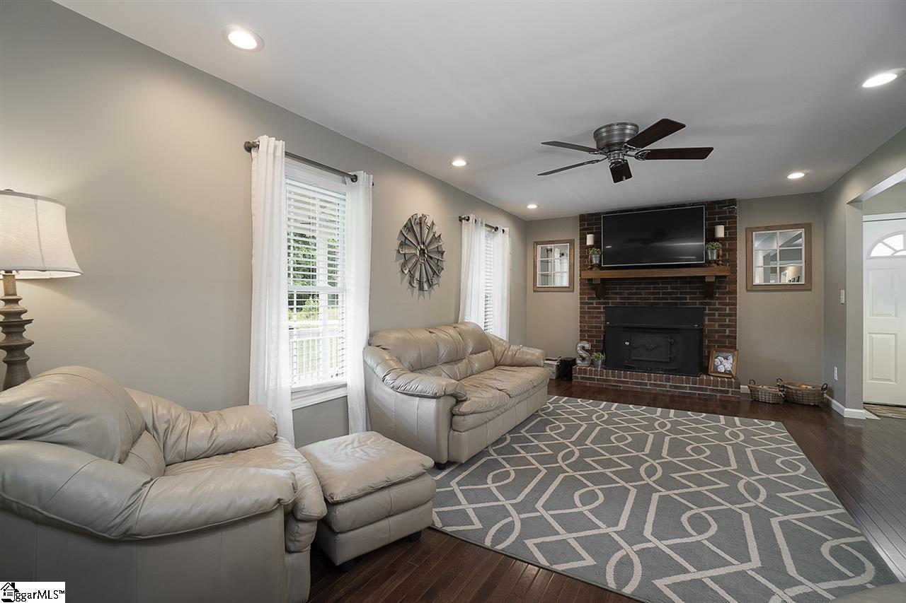 925 Nash Mill Road Fountain Inn, SC 29644 - Photo 5 of 24