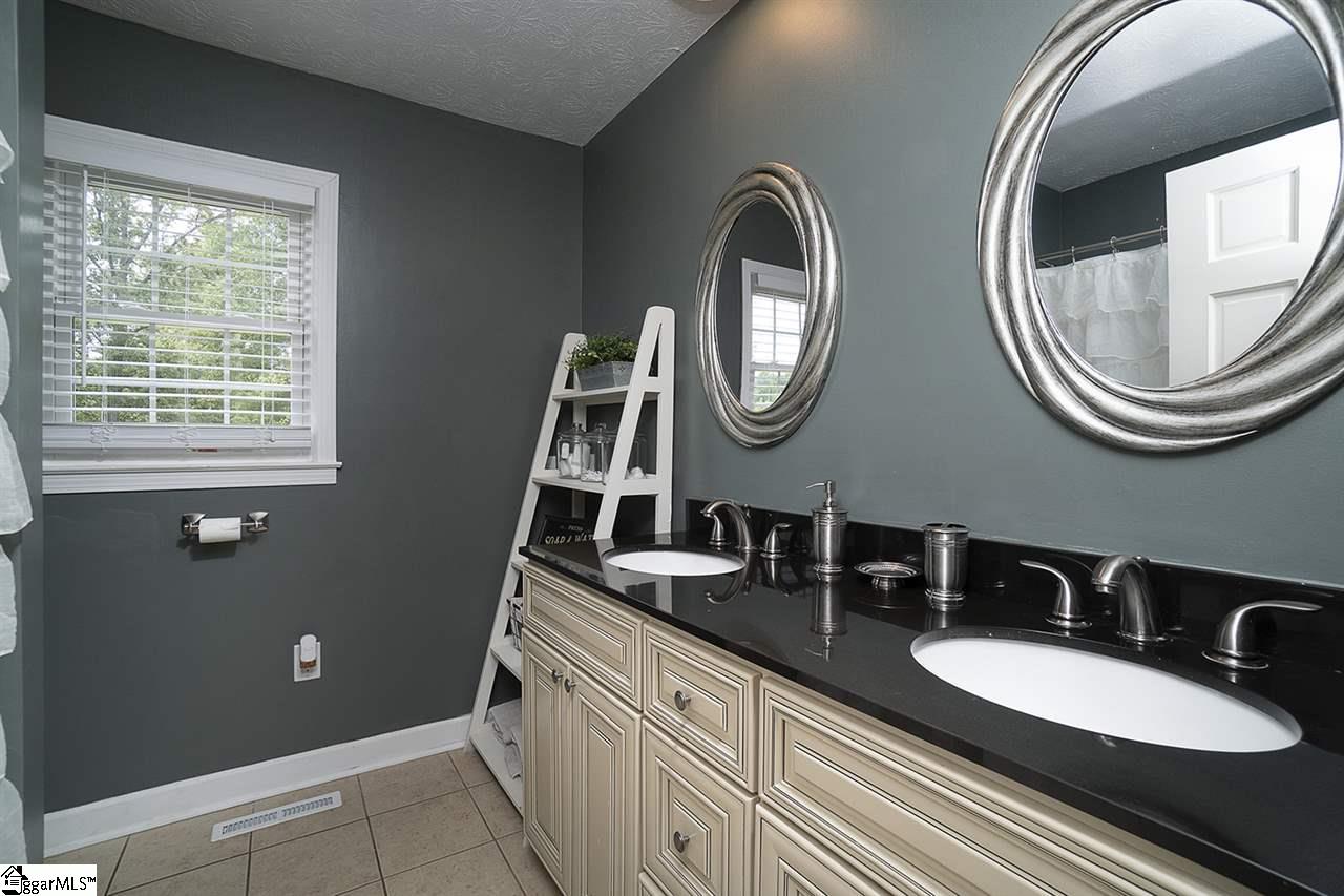 925 Nash Mill Road Fountain Inn, SC 29644 - Photo 8 of 24