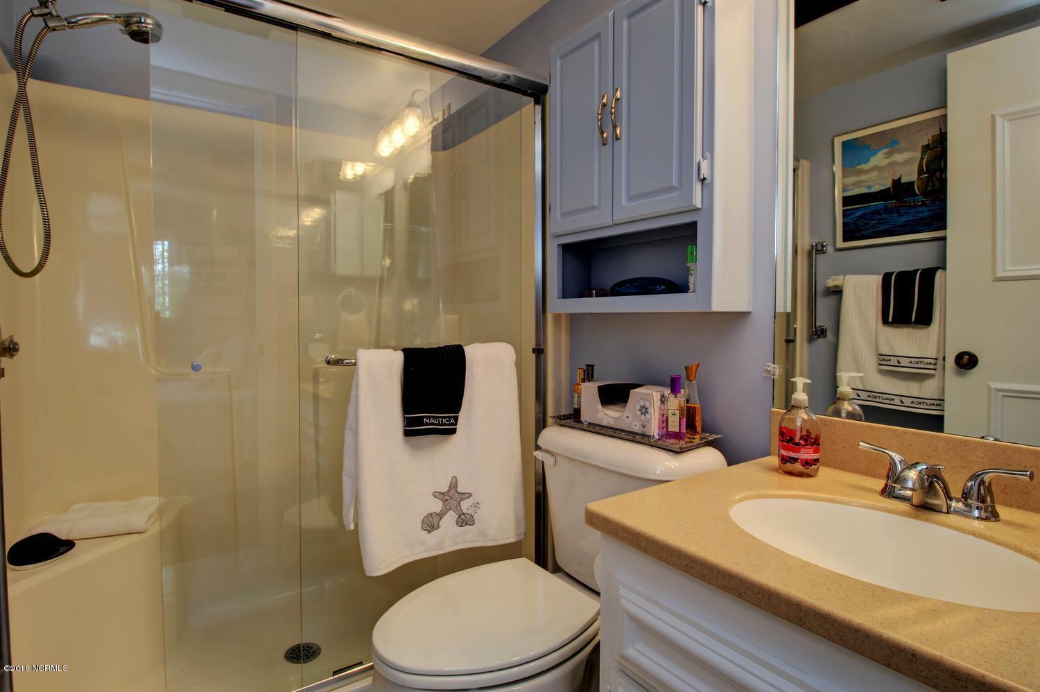 4411 Holly Tree Road, Unit 1007 Wilmington, NC 28412 - Photo 11 of 18 4411 Holly Tree Rd-large-011-1-Master Ba