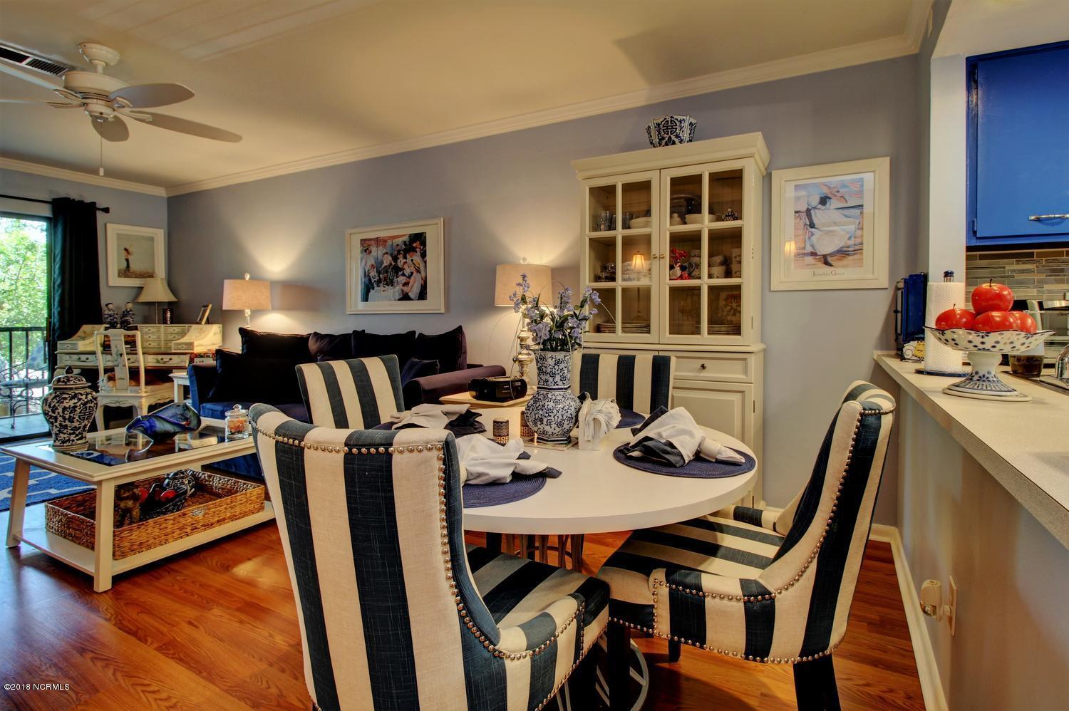 4411 Holly Tree Road, Unit 1007 Wilmington, NC 28412 - Photo 5 of 18 4411 Holly Tree Rd-large-005-4-Eating Ar