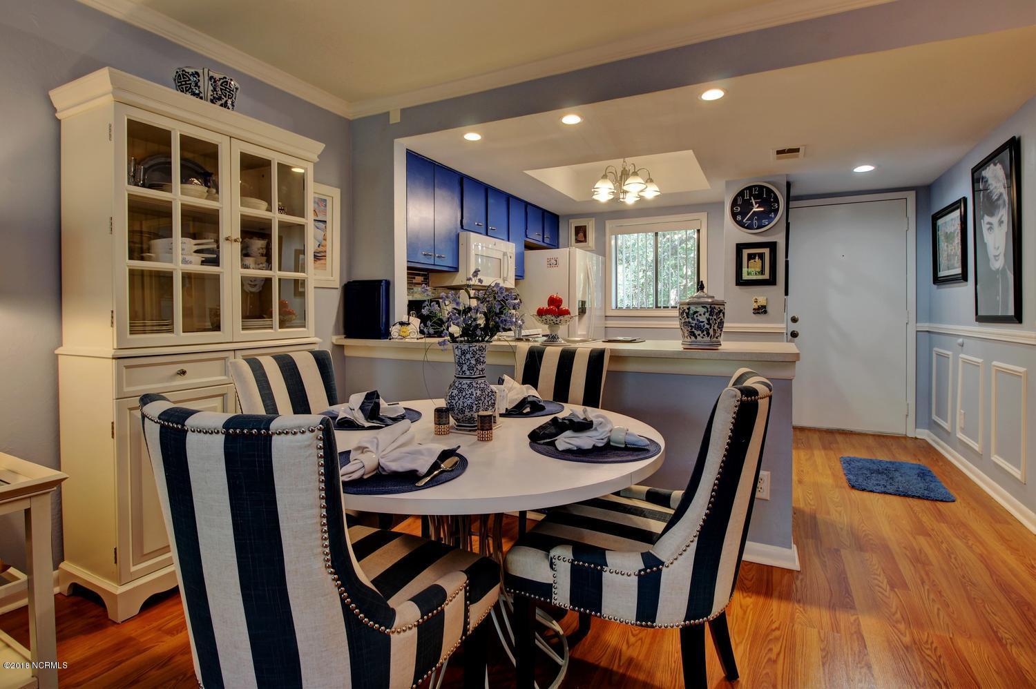 4411 Holly Tree Road, Unit 1007 Wilmington, NC 28412 - Photo 6 of 18 4411 Holly Tree Rd-large-006-13-Eating A