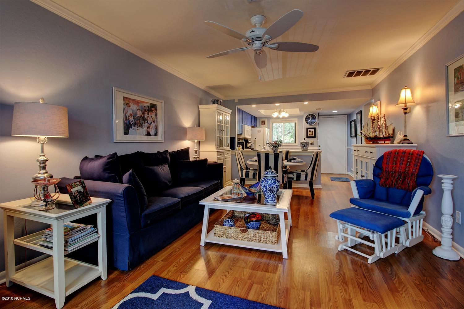 4411 Holly Tree Road, Unit 1007 Wilmington, NC 28412 - Photo 8 of 18 4411 Holly Tree Rd-large-008-17-Living R
