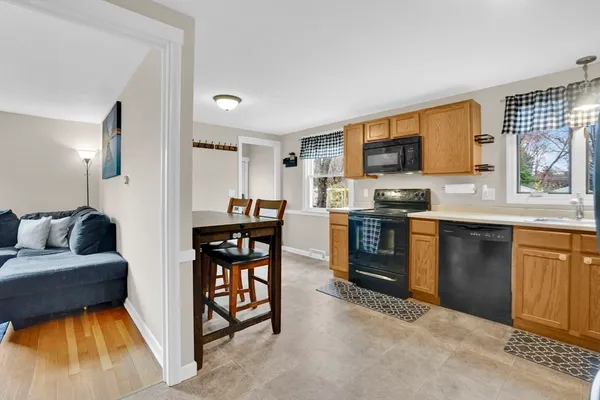 $289,900 | 134 Newhouse Street, Springfield, MA 01118