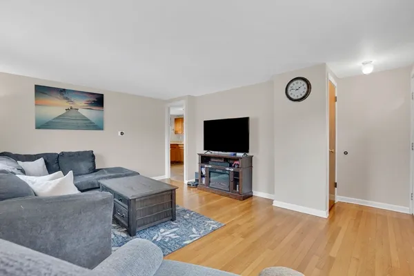 $289,900 | 134 Newhouse Street, Springfield, MA 01118