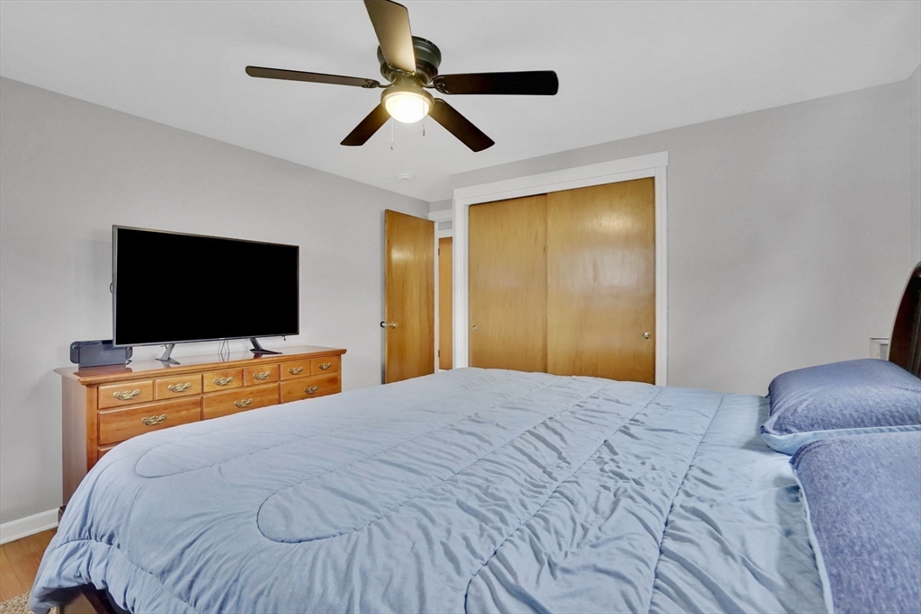 134 Newhouse Street Springfield, MA 01118 - Photo 22 of 33