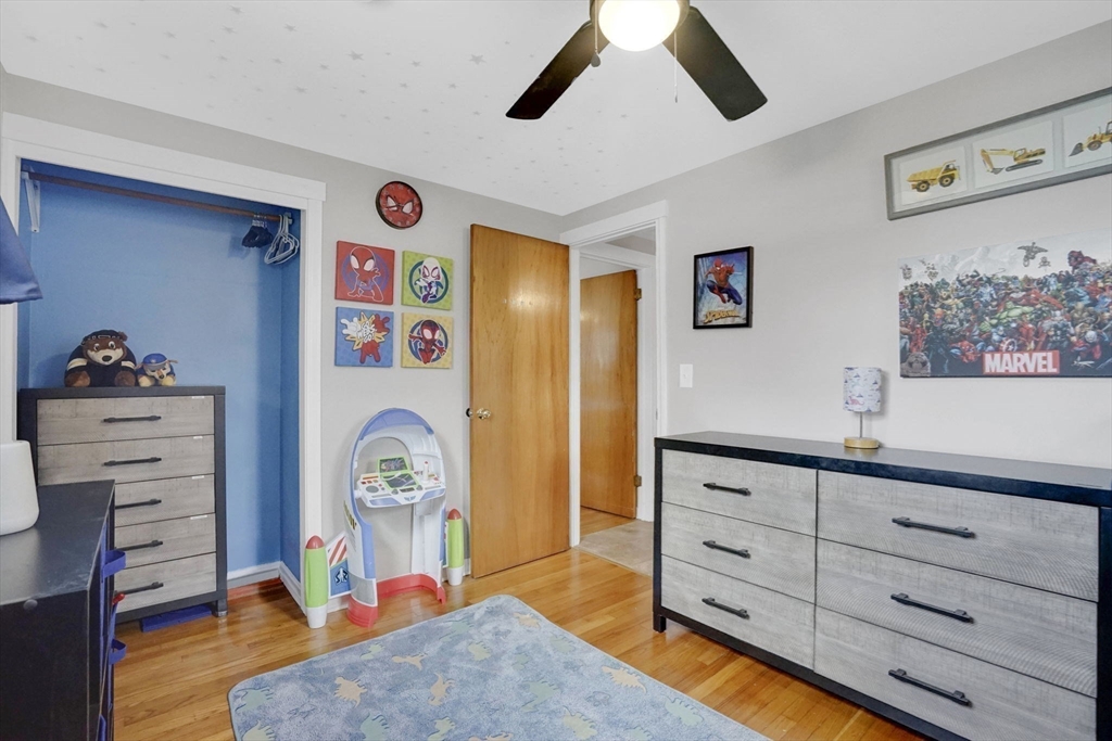 134 Newhouse Street Springfield, MA 01118 - Photo 24 of 33