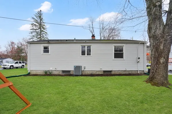 $289,900 | 134 Newhouse Street, Springfield, MA 01118