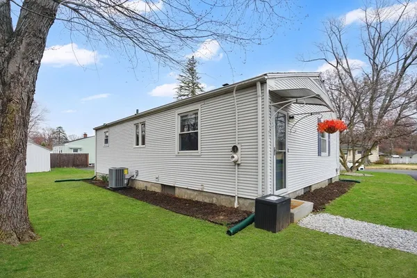 $289,900 | 134 Newhouse Street, Springfield, MA 01118