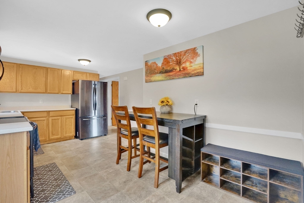 134 Newhouse Street Springfield, MA 01118 - Photo 8 of 33