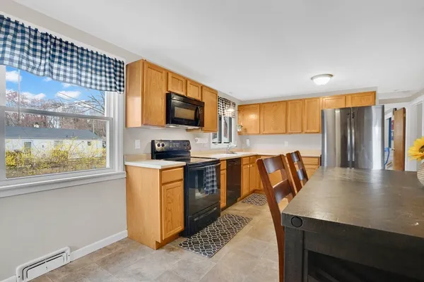 $289,900 | 134 Newhouse Street, Springfield, MA 01118