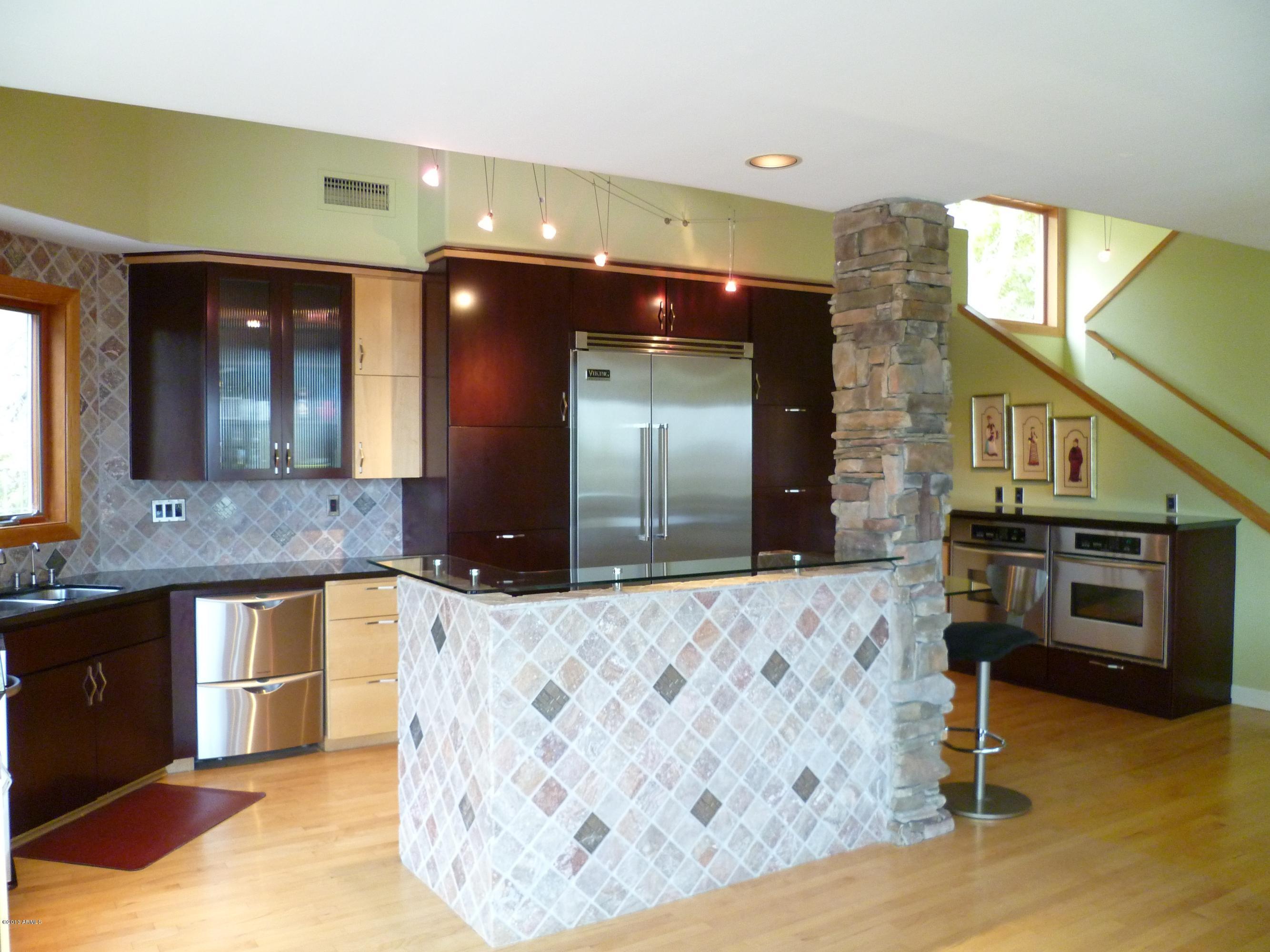 1912 East Mountain View Road Phoenix, AZ 85020 - Photo 24 of 81 Stunning gourmet kitch. w/ stone accents