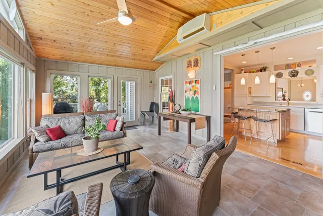 $3,250 | 566 West Bridge View Court, Palatine, IL 60067