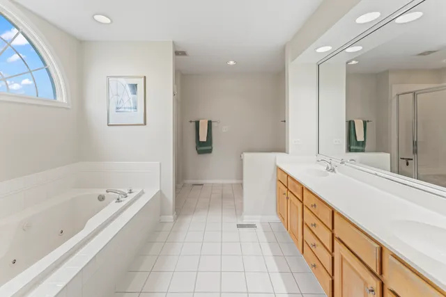 $3,250 | 566 West Bridge View Court, Palatine, IL 60067