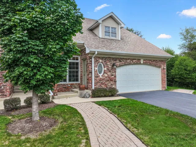 $3,250 | 566 West Bridge View Court, Palatine, IL 60067
